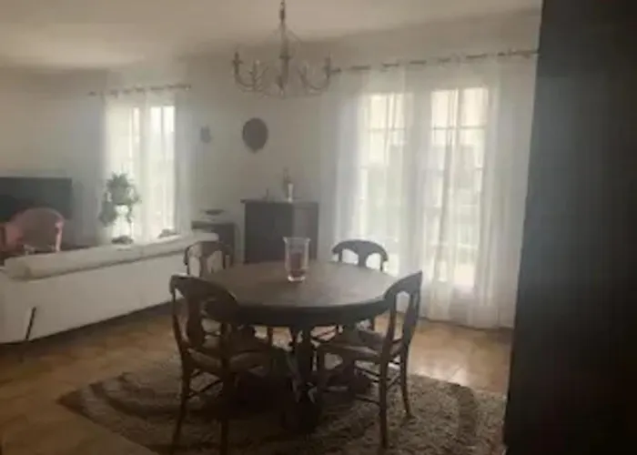 Villa Familiale Avec Piscine A Milhaud - 100 M²_2 Villa *